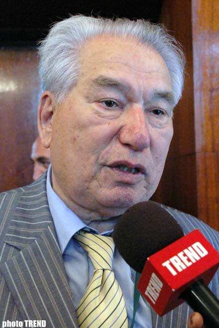 Türk dünyasında Azərbaycan aparıcı yerlərdən birini tutur - Çinğiz Aytmatov